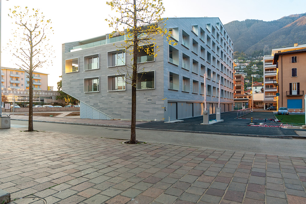 With the Residenza Bella, Locarno has a new landmark that characterizes one of the main entrances to the city.